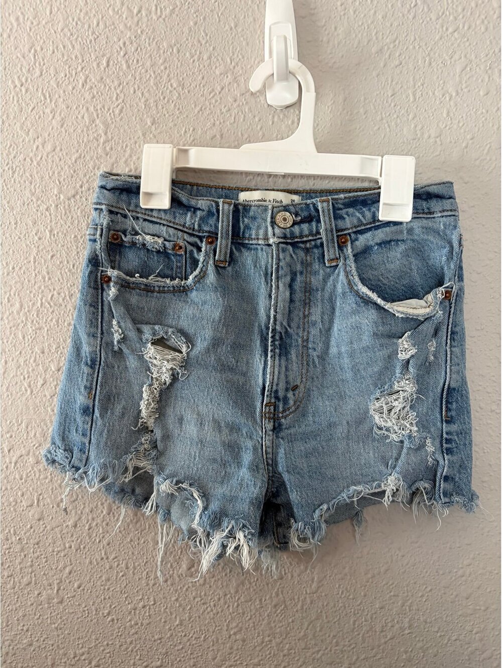Abercrombie & Fitch High Rise Mom Short size 26/2. 2.5in inseam